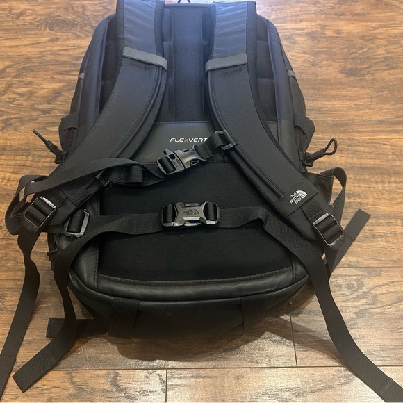 THE NORTH FACE Black BOREALIS Backpack Computer Bag Hiking Carry-on Laptop Work - Picture 6 of 12